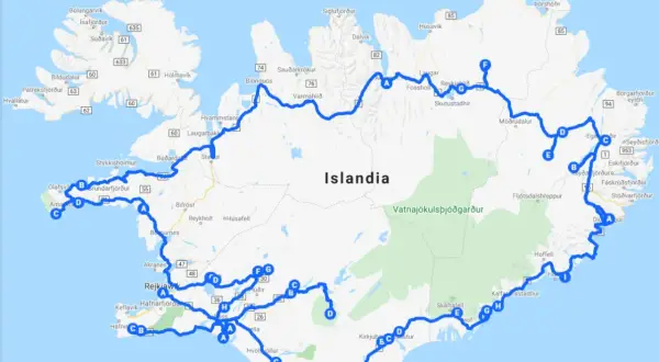 Mapa Islandii z zaznaczoną trasą podróży, idealna na wakacje z dzieckiem.