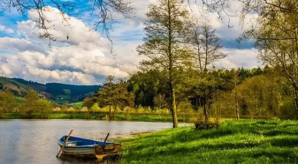 Najlepsze atrakcje nad jeziorem Sielpia – co warto zobaczyć i zrobić