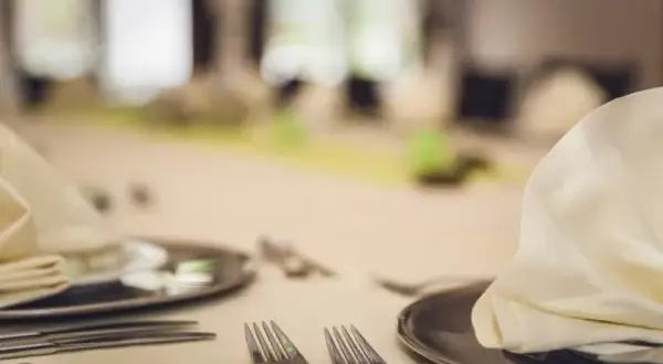 Gdzie zjeść w Białej Podlaskiej? Odkryj najlepsze restauracje i smaki