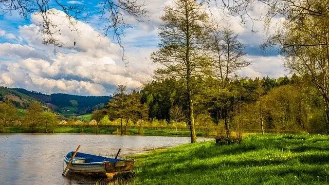 Najlepsze atrakcje nad jeziorem Sielpia – co warto zobaczyć i zrobić