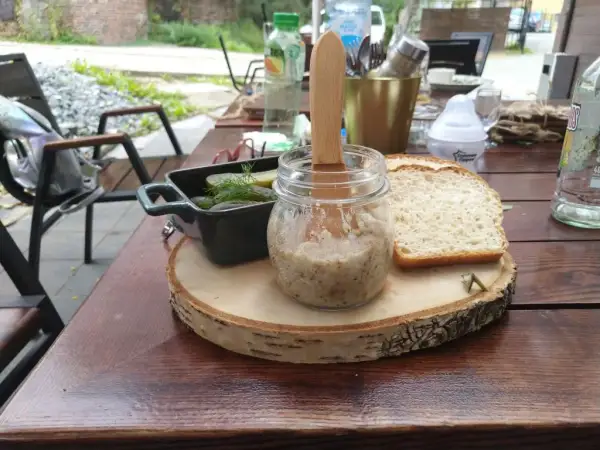 Gdzie zjeść w Bystrzycy Kłodzkiej? Najlepsze restauracje i smaki